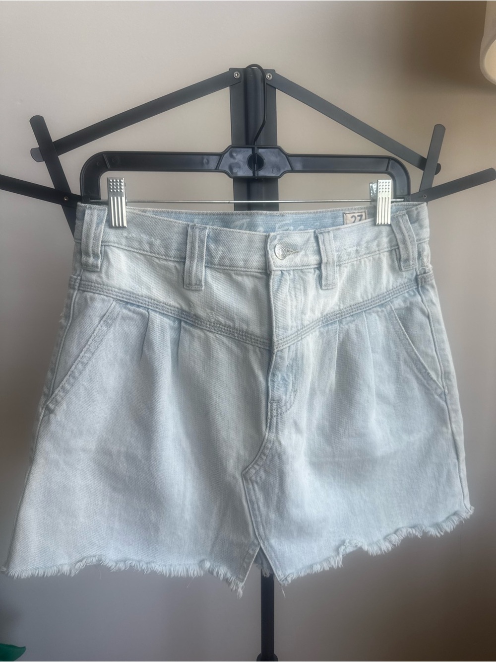 We The Free Free People Pleated Raw Hem Denim Mini Skirt Light Wash Size 27